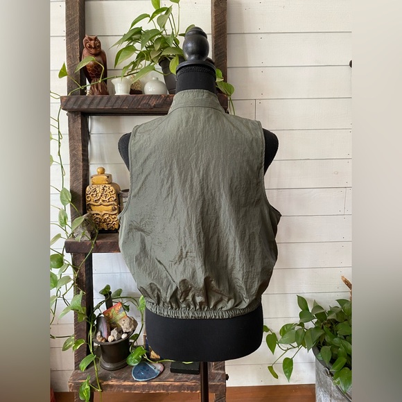 No Boundaries Olive Green Cargo Vest - Picture 12 of 17